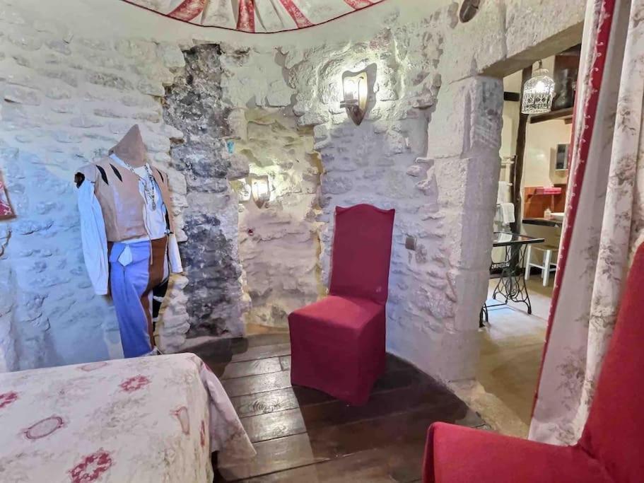 Chez Lydia - Osez La Vie De Chateau ! Pont Du Gard, Uzes Ремулен Экстерьер фото